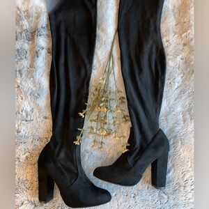 Heeled boots